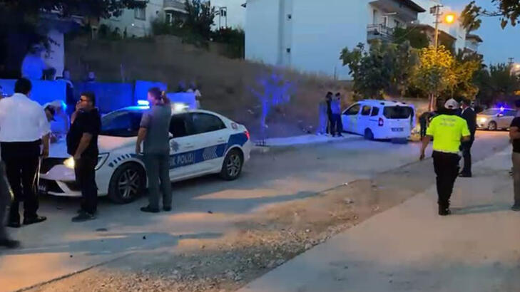 Çorumda polis otosu ile hafif ticari araç çarpıştı 2si polis 3 yaralı