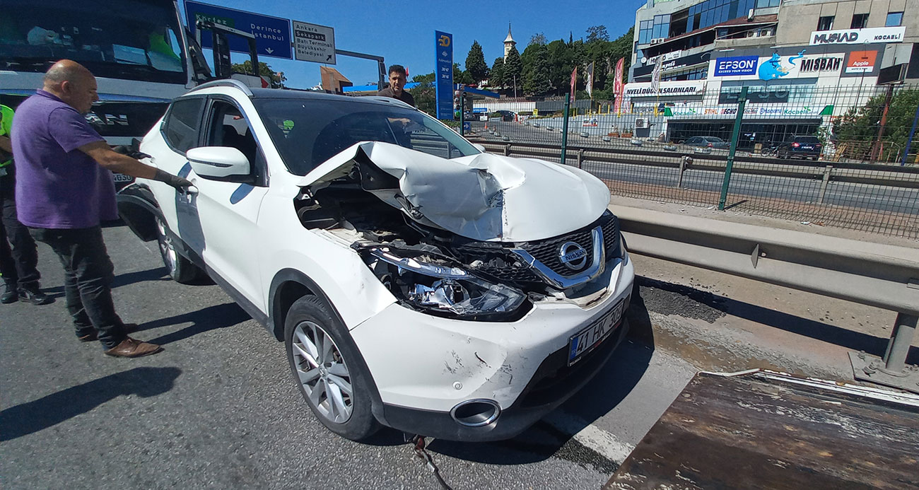 Sürücü fenalaştı kontrolden çıkan tır otomobile ve kamyonete çarptı