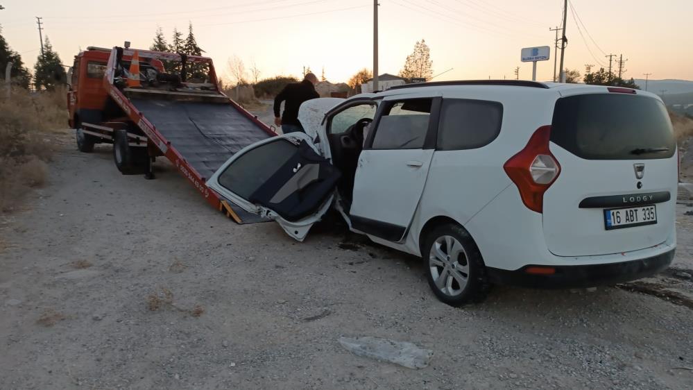 Kütahyada feci kaza 2 ölü 2 yaralı