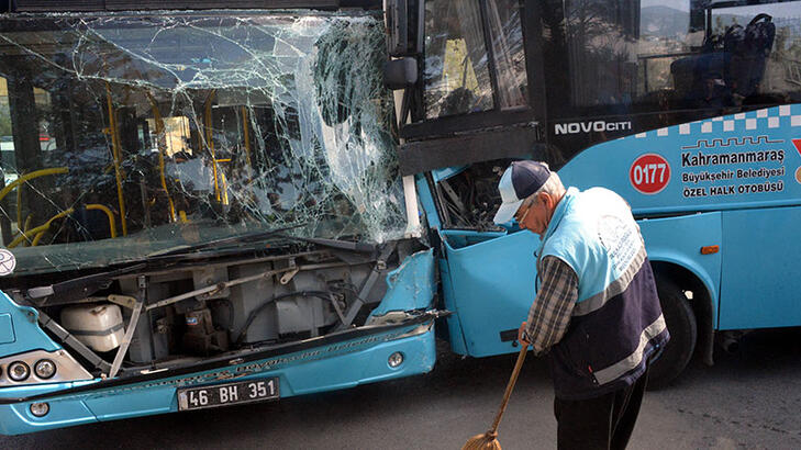 Kahramanmaraşta halk otobüsleri çarpıştı 9 yaralı