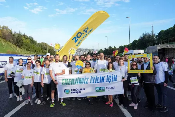 Gönüllüler İstanbul Maratonunda otizmli çocuklar için koştu