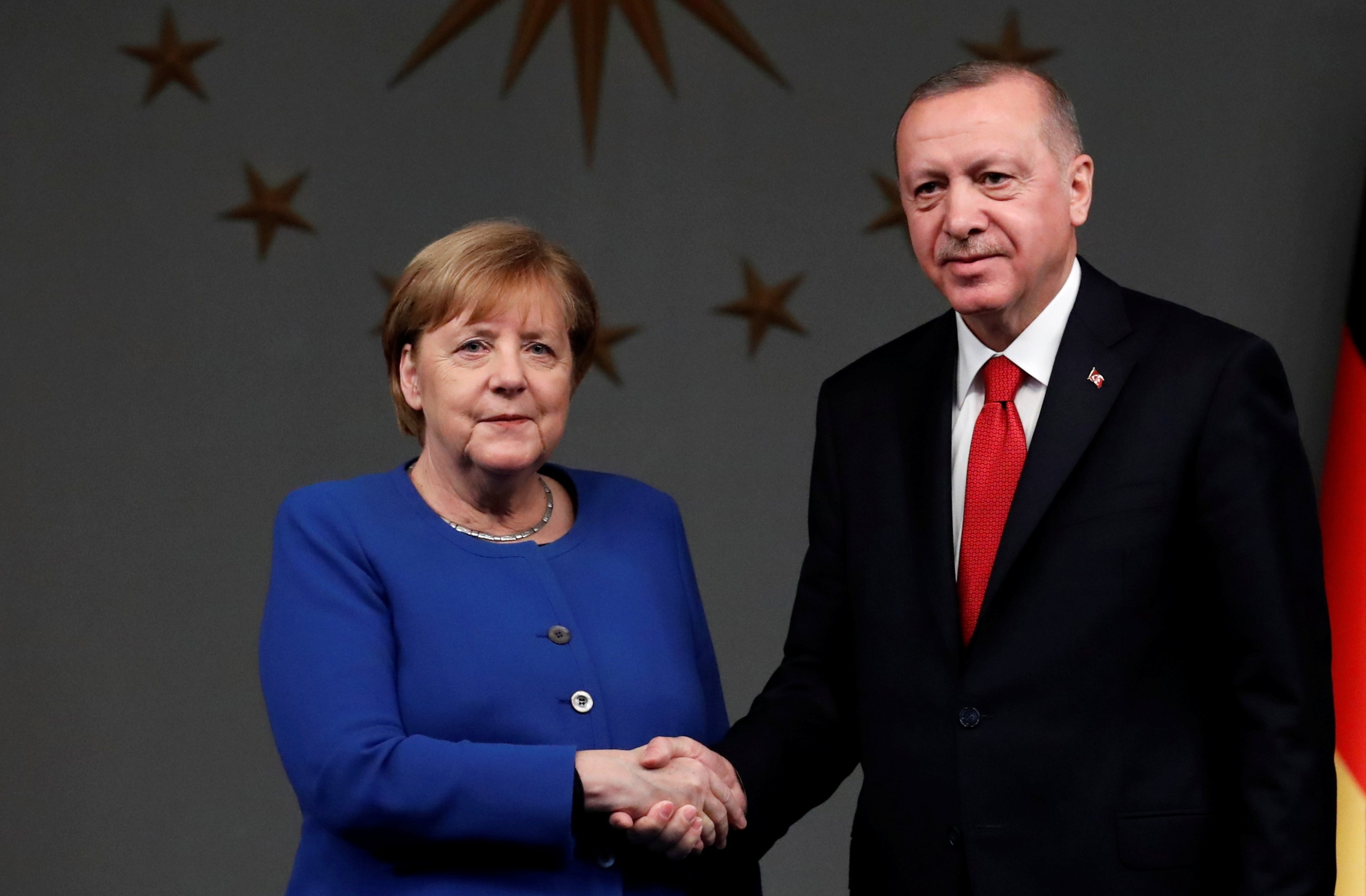 Merkel Erdoğan ile Almanyadaki Türklere ilişkin diyaloğunu anlattı